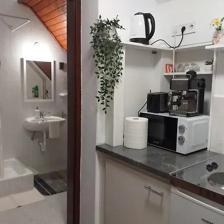 Aranka Πανσιόν 3*